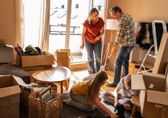 How to Prepare for Professional Movers: A Simple Moving Guide